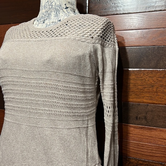 Knox Rose Scoop Neck Long Sleeve Knitted Cream Colored Sweater - Picture 3 of 11